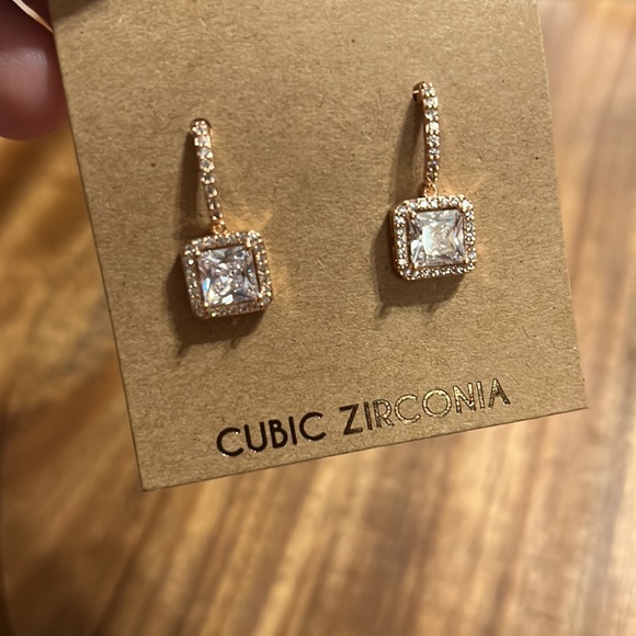 Rose gold square halo drop earrings - Picture 3 of 3
